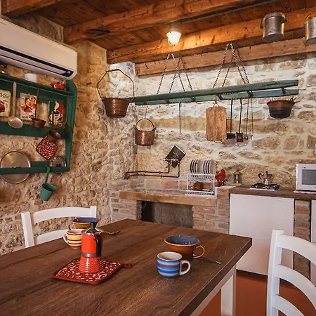 Thestonehouse